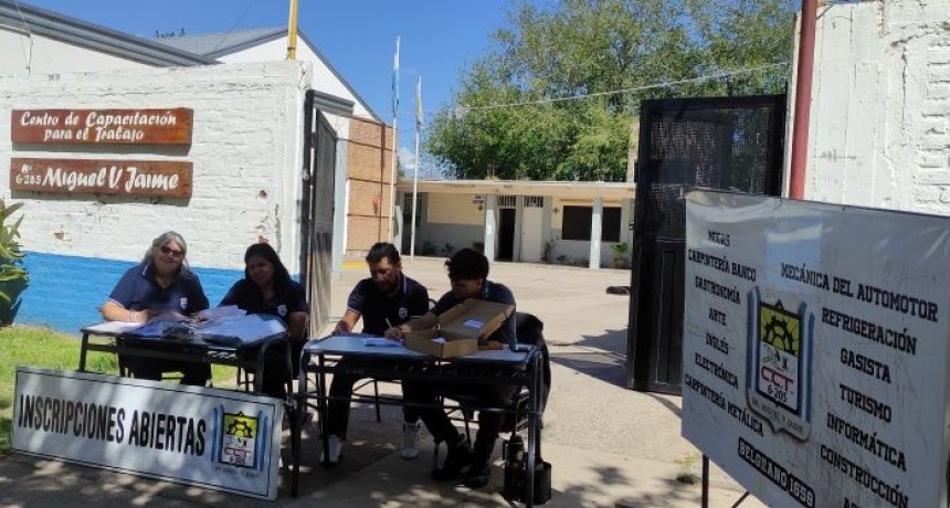 Formaci&oacute;n r&aacute;pida, trabajo real